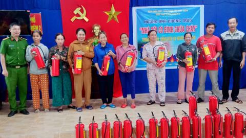 Khối phố Thanh Chiêm 2, phát động mô hình “Nhà tôi có bình chữa cháy”