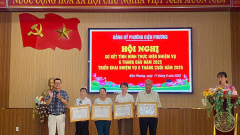 Đảng uỷ Điện Phương, tổ chức Lễ trao Huy hiệu Đảng đợt 19/5  và Hội nghị sơ kết 6 tháng năm 2025